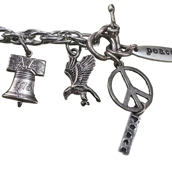 AMERICANA CHARM BRACELET -  12 Charms Depicting Revolutionary USA​​​​​​​…​​​​ - Picture 7 of 10